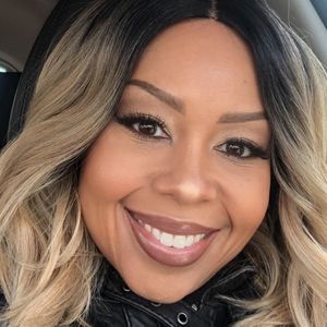 Meet your Posher, Ayana